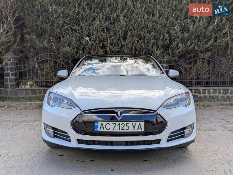 Лифтбек Tesla Model S 2014 в Луцке фото 2 Лифтбек Tesla Model S 2014 в Луцке