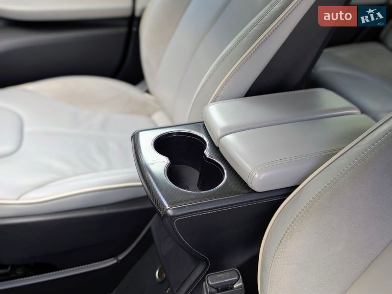 Лифтбек Tesla Model S 2014 в Луцке фото 19 Лифтбек Tesla Model S 2014 в Луцке