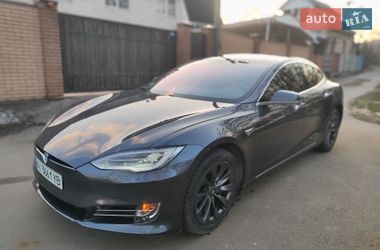 Лифтбек Tesla Model S 2018 в Киеве