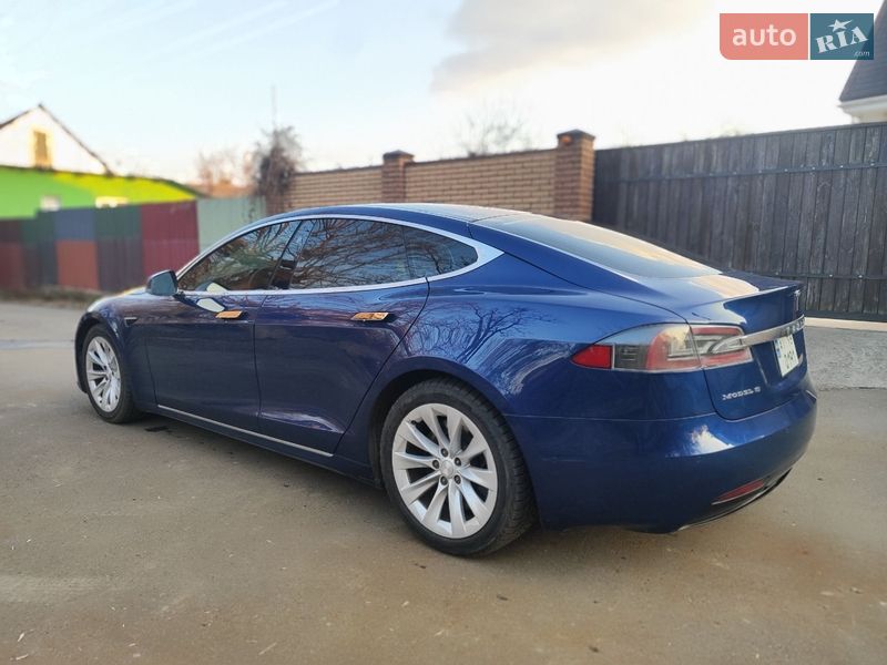 Ліфтбек Tesla Model S 2017 в Києві