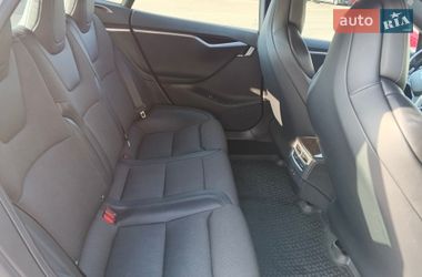 Лифтбек Tesla Model S 2017 в Киеве