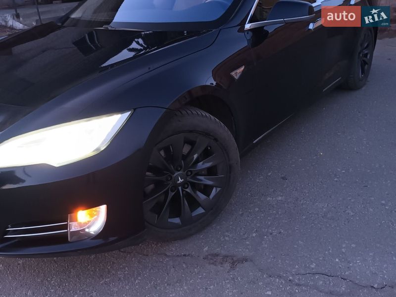 Ліфтбек Tesla Model S 2013 в Києві