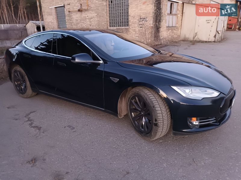 Ліфтбек Tesla Model S 2013 в Києві