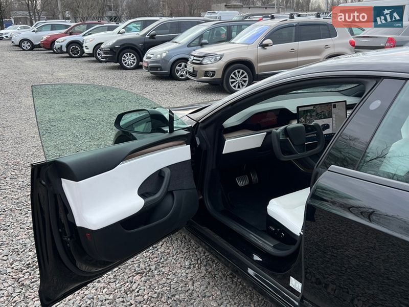 Ліфтбек Tesla Model S 2022 в Черкасах