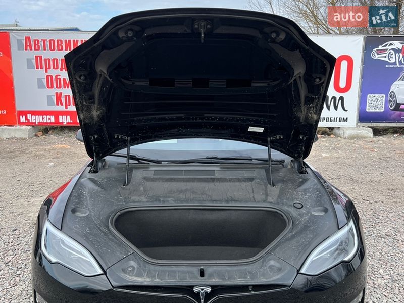 Ліфтбек Tesla Model S 2022 в Черкасах