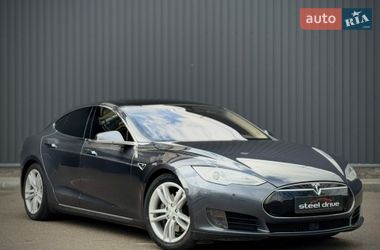 Ліфтбек Tesla Model S 2015 в Миколаєві