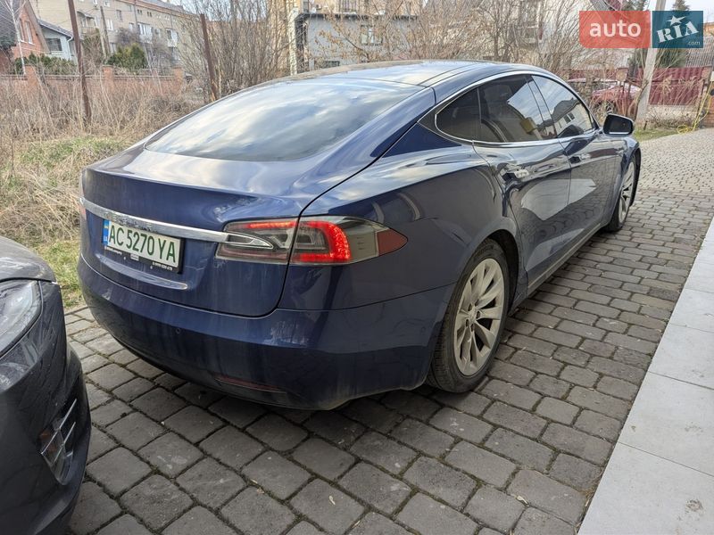 Лифтбек Tesla Model S 2016 в Луцке фото 4 Лифтбек Tesla Model S 2016 в Луцке