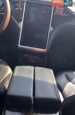 Лифтбек Tesla Model S 2014 в Умани