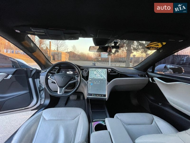 Лифтбек Tesla Model S 2015 в Луцке фото 10 Лифтбек Tesla Model S 2015 в Луцке