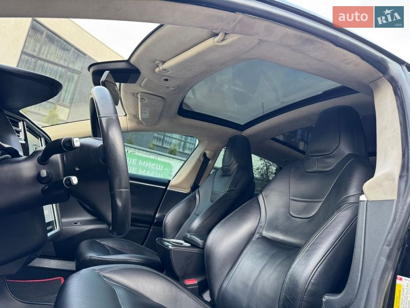 Лифтбек Tesla Model S 2015 в Львове фото 46 Лифтбек Tesla Model S 2015 в Львове