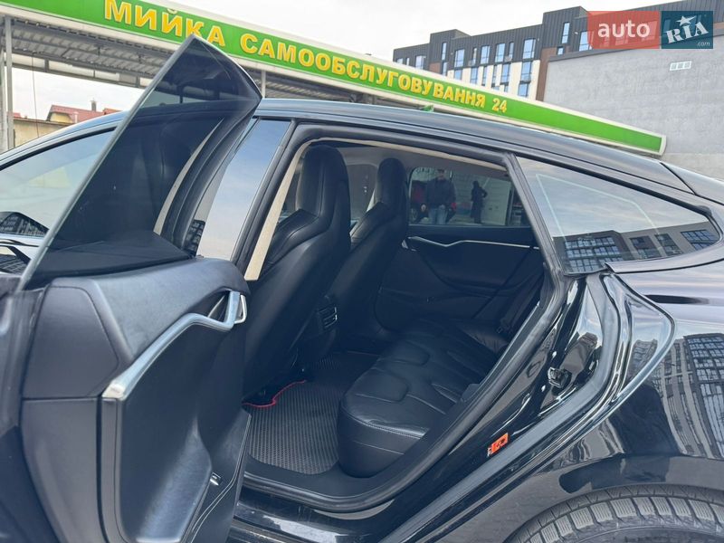 Лифтбек Tesla Model S 2015 в Львове фото 52 Лифтбек Tesla Model S 2015 в Львове