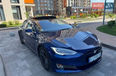 Ліфтбек Tesla Model S 2016 в Києві