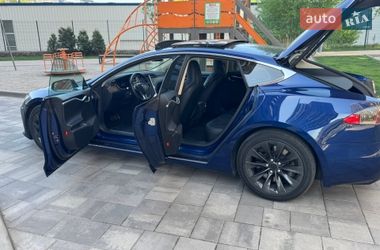 Ліфтбек Tesla Model S 2016 в Києві