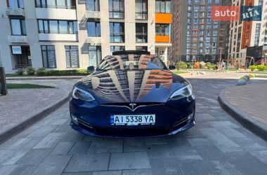 Ліфтбек Tesla Model S 2016 в Києві