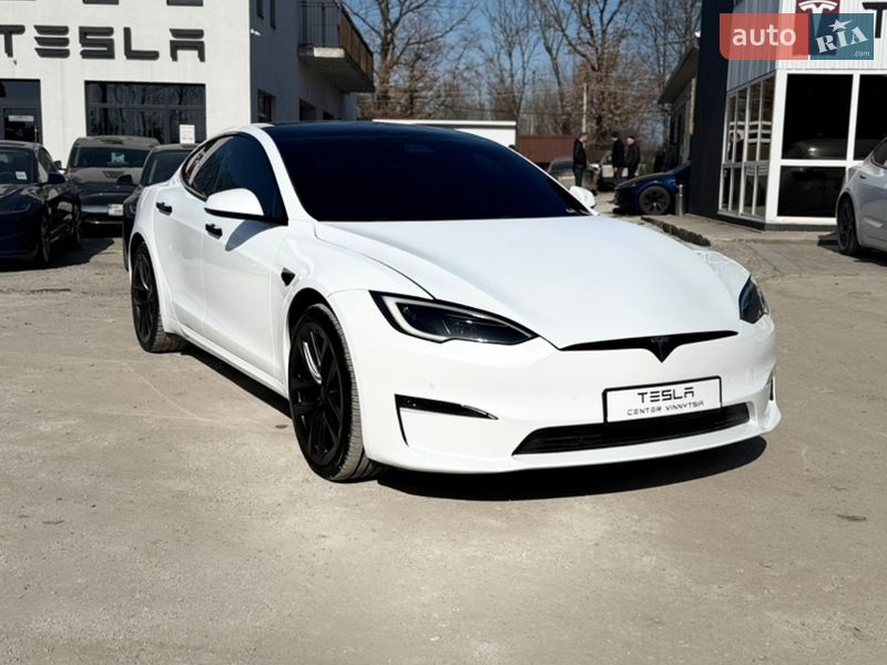 Лифтбек Tesla Model S 2022 в Виннице