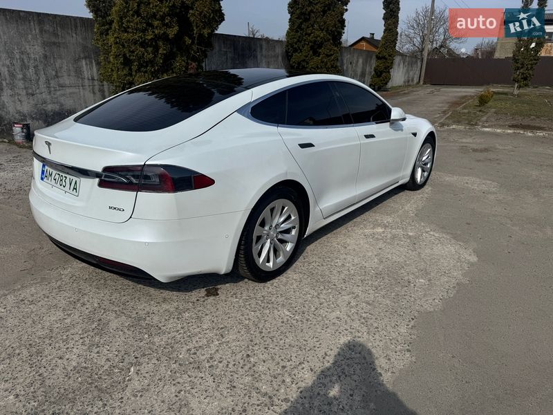 Ліфтбек Tesla Model S 2018 в Софіївській Борщагівці