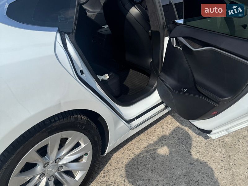 Ліфтбек Tesla Model S 2018 в Софіївській Борщагівці