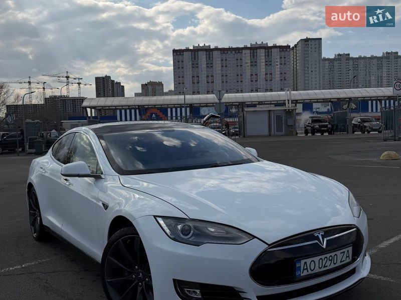 Лифтбек Tesla Model S 2013 в Киеве фото 2 Лифтбек Tesla Model S 2013 в Киеве