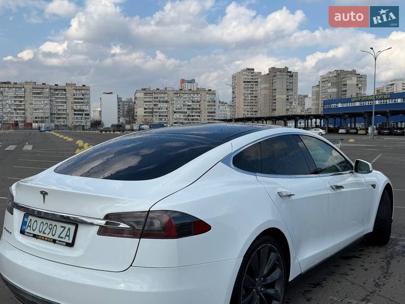 Лифтбек Tesla Model S 2013 в Киеве фото 6 Лифтбек Tesla Model S 2013 в Киеве