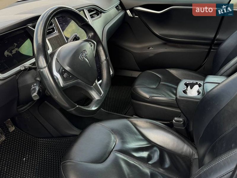 Лифтбек Tesla Model S 2013 в Киеве фото 9 Лифтбек Tesla Model S 2013 в Киеве