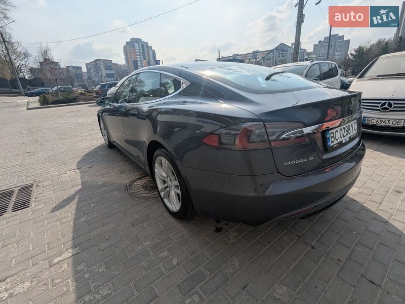 Лифтбек Tesla Model S 2015 в Львове фото 13 Лифтбек Tesla Model S 2015 в Львове