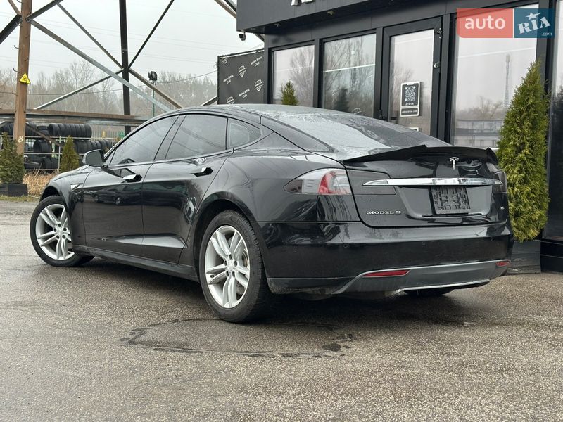 Лифтбек Tesla Model S 2014 в Харькове фото 4 Лифтбек Tesla Model S 2014 в Харькове