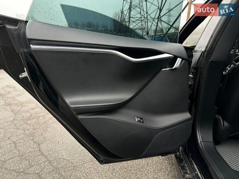 Лифтбек Tesla Model S 2014 в Харькове фото 17 Лифтбек Tesla Model S 2014 в Харькове
