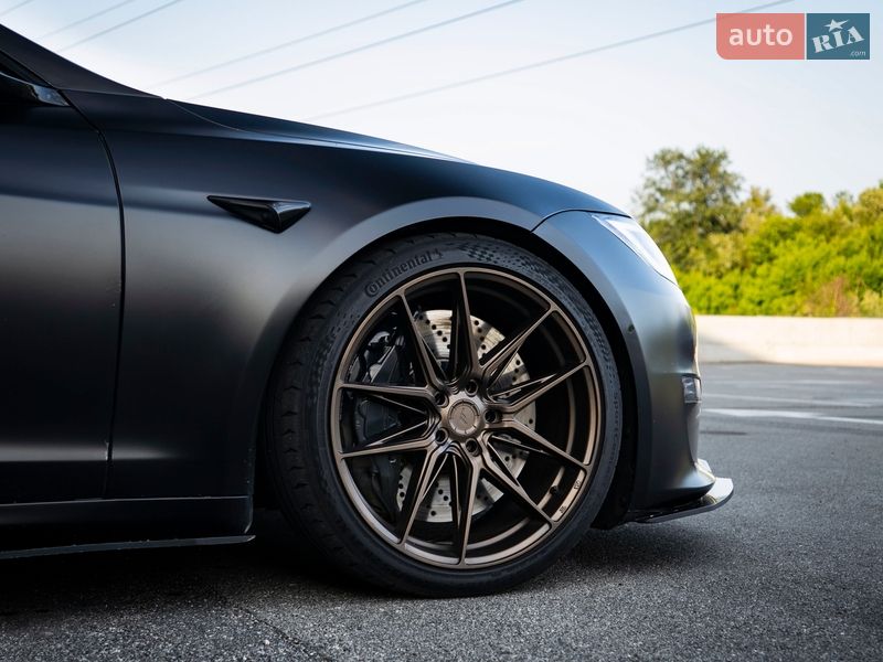 Лифтбек Tesla Model S 2021 в Киеве