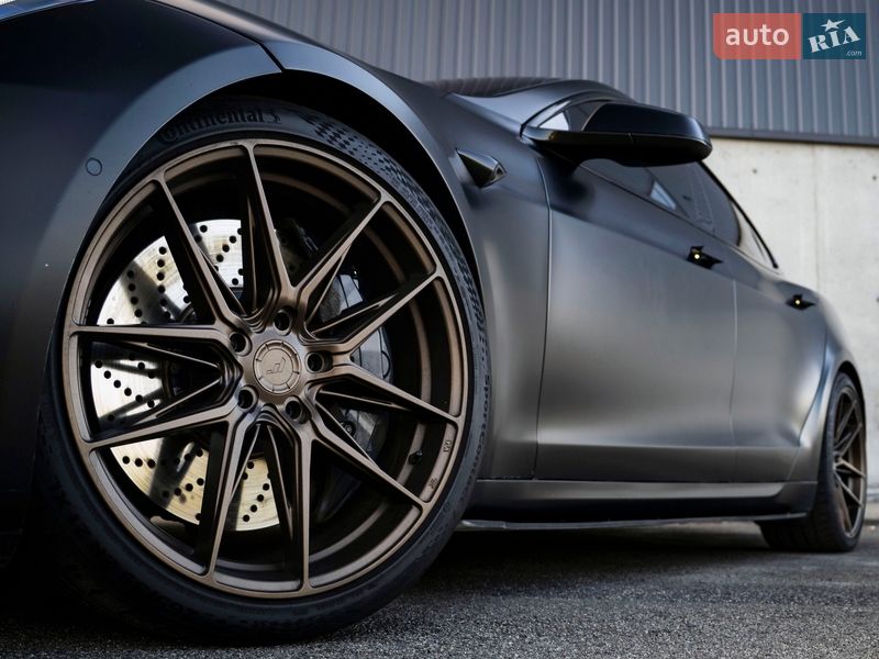 Лифтбек Tesla Model S 2021 в Киеве