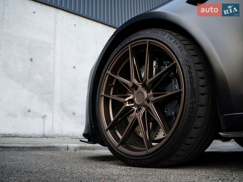 Лифтбек Tesla Model S 2021 в Киеве