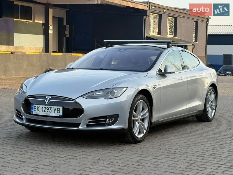 Ліфтбек Tesla Model S 2014 в Рівному фото 6 Ліфтбек Tesla Model S 2014 в Рівному