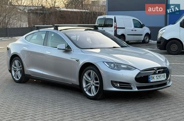 Лифтбек Tesla Model S 2014 в Ровно