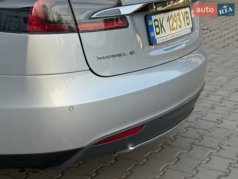 Ліфтбек Tesla Model S 2014 в Рівному фото 25 Ліфтбек Tesla Model S 2014 в Рівному
