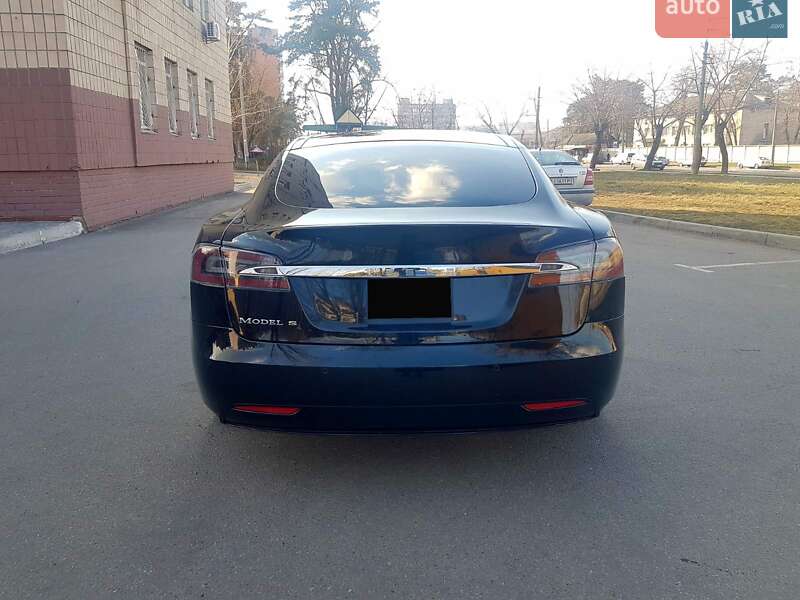 Лифтбек Tesla Model S 2016 в Киеве фото 7 Лифтбек Tesla Model S 2016 в Киеве