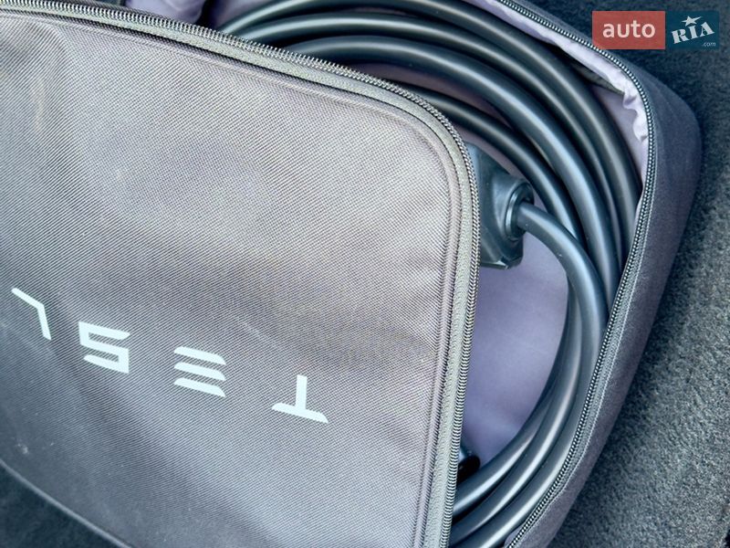 Лифтбек Tesla Model S 2015 в Виннице фото 20 Лифтбек Tesla Model S 2015 в Виннице