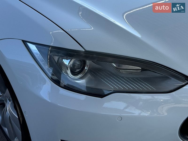 Лифтбек Tesla Model S 2015 в Виннице фото 27 Лифтбек Tesla Model S 2015 в Виннице