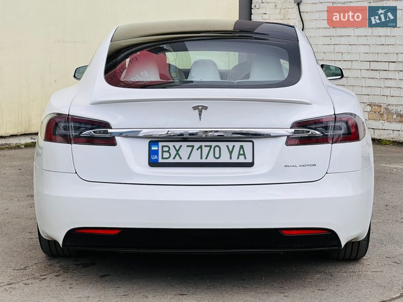 Лифтбек Tesla Model S 2019 в Киеве