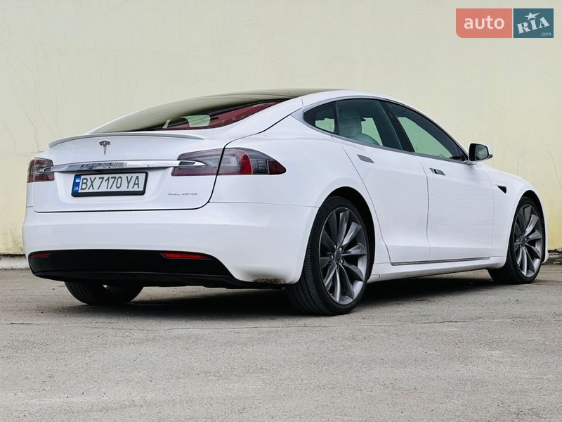 Лифтбек Tesla Model S 2019 в Киеве