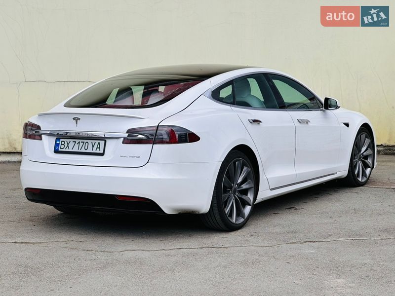 Лифтбек Tesla Model S 2019 в Киеве