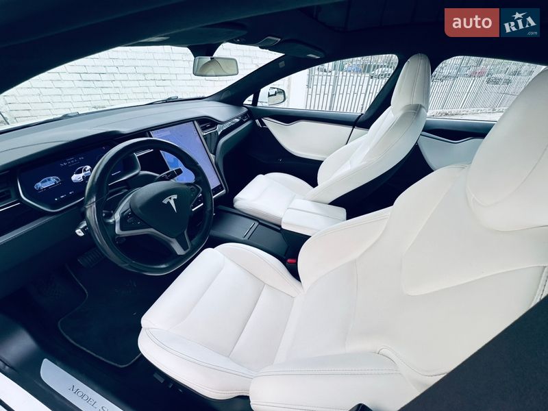 Лифтбек Tesla Model S 2019 в Киеве