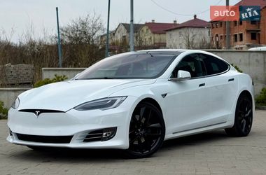 Лифтбек Tesla Model S 2018 в Львове
