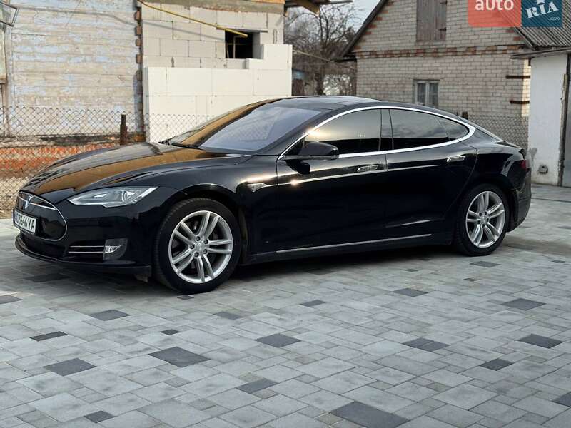Лифтбек Tesla Model S 2014 в Владимире