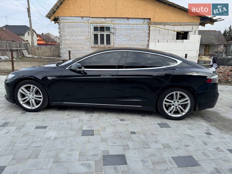 Лифтбек Tesla Model S 2014 в Владимире