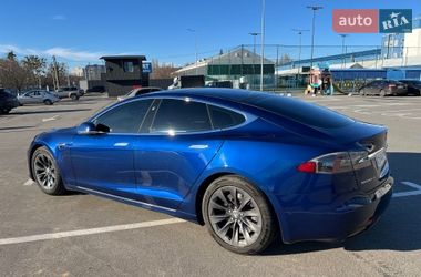 Лифтбек Tesla Model S 2017 в Киеве