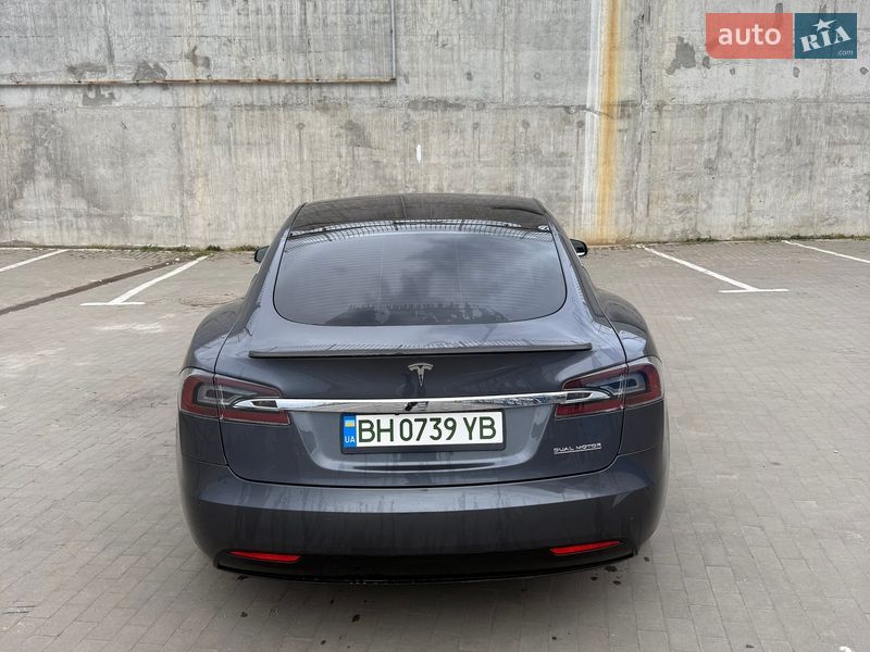 Лифтбек Tesla Model S 2020 в Одессе