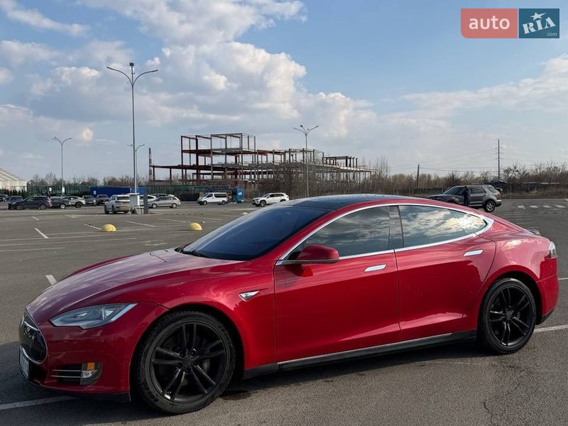 Лифтбек Tesla Model S 2013 в Киеве