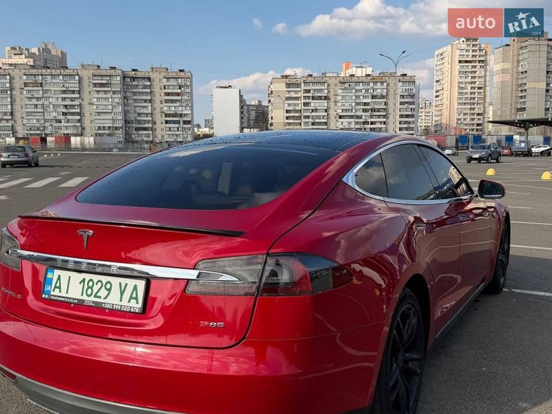 Лифтбек Tesla Model S 2013 в Киеве