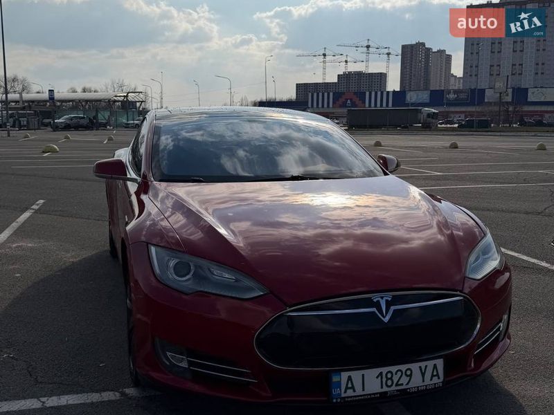 Лифтбек Tesla Model S 2013 в Киеве
