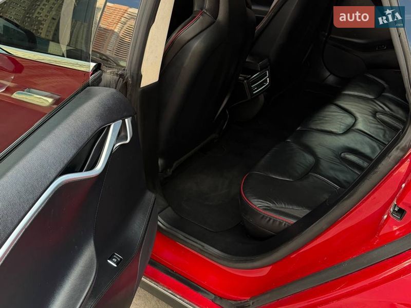 Лифтбек Tesla Model S 2013 в Киеве