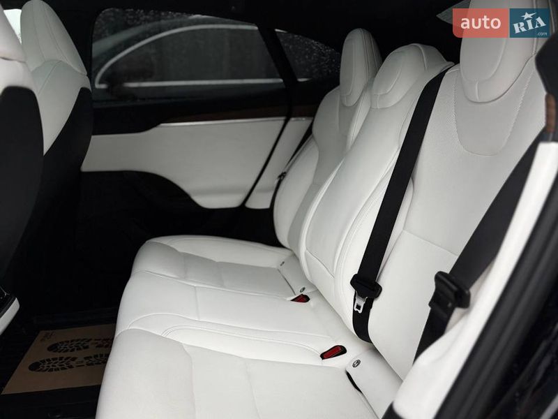 Лифтбек Tesla Model S 2023 в Стрые